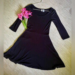 Divided Classic Rib Knit Black Dress - XS